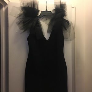 Camilyn Beth size 4 black tulle sleeve dress